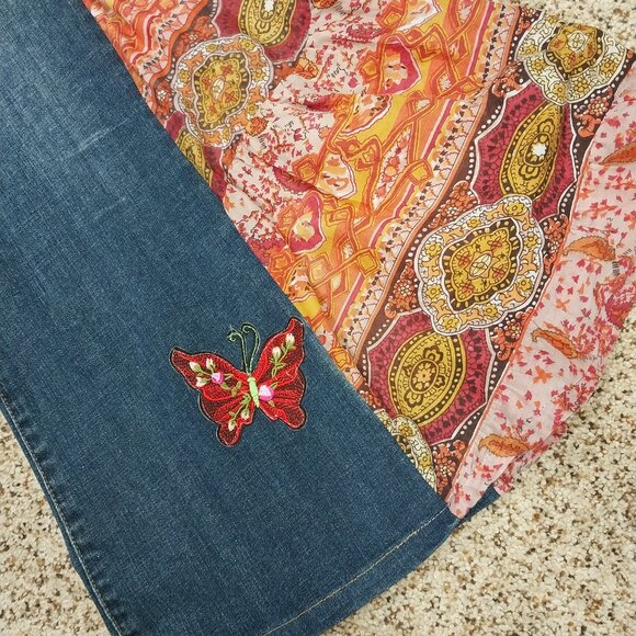 3339 Size 14 Levi's Demi Curve Upcycled Bell-Bottoms - Picture 2 of 7